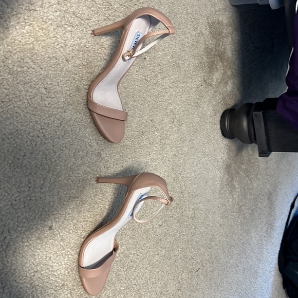 Steve Madden Tan Heels - Picture 3 of 4